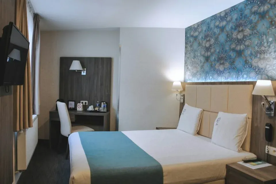 Dansaert Hotel