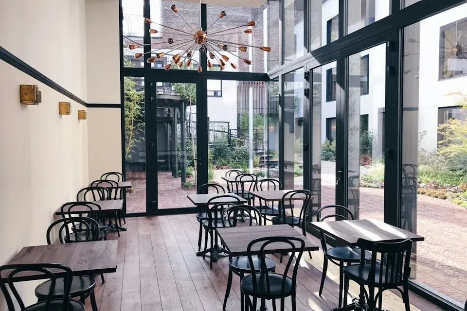 LATROUPE Jardin Secret Hotel