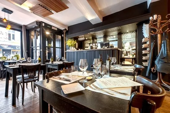 Het interieur van Wine Bar des Marolles