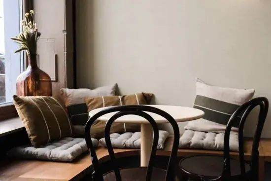 Honest Coffee 的室内空间