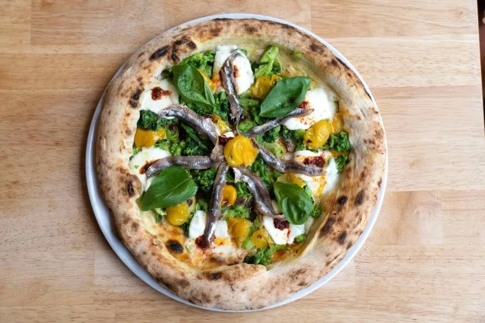 بيتزا من La Piola Pizza